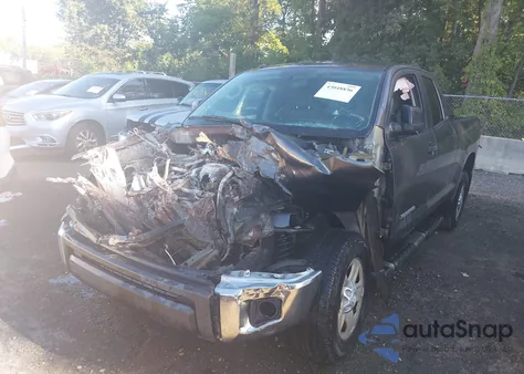2017 Toyota Tundra Sr5 4.6L V8 z USA, uszkodzony, nr VIN 5TFUM5F14HX073233